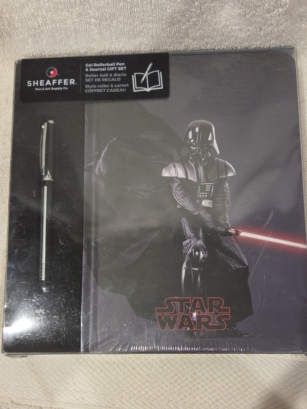 DARTH VADER ROLLERBALL PEN AND JOURNAL SET